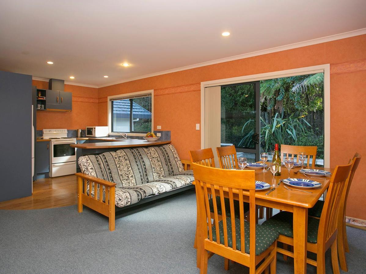 Laid Back On Lakewood - Taupo Holiday Home Exteriör bild