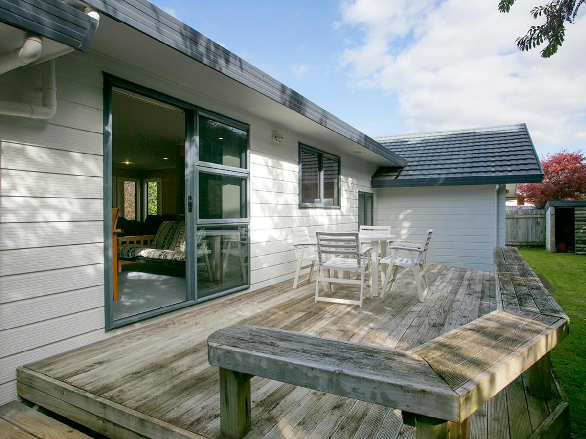 Laid Back On Lakewood - Taupo Holiday Home Exteriör bild