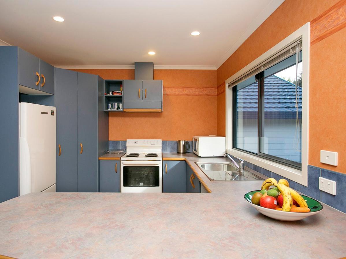 Laid Back On Lakewood - Taupo Holiday Home Exteriör bild